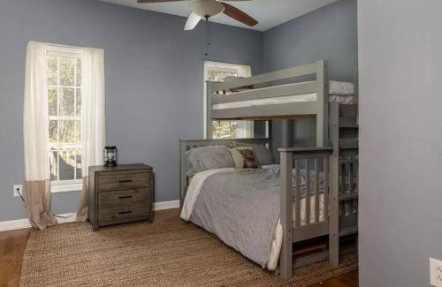 Luray House | Cozy Cabin w/Indoor Fireplace & Tranquil views