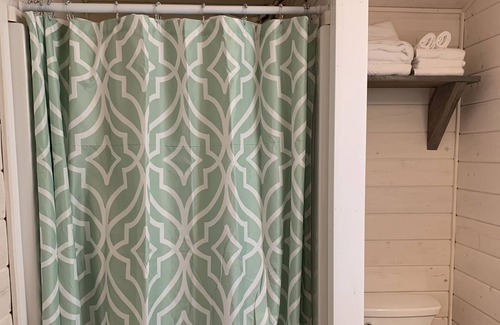 Purlear Cabin | Cozy cabin with modern day amenities and views of the Blue Ridge Mountains.