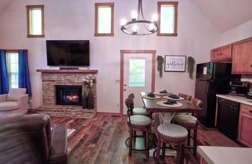 Townsend Cabin | Cozy cabin with mtn view and an awesome media room in charming Townsend.