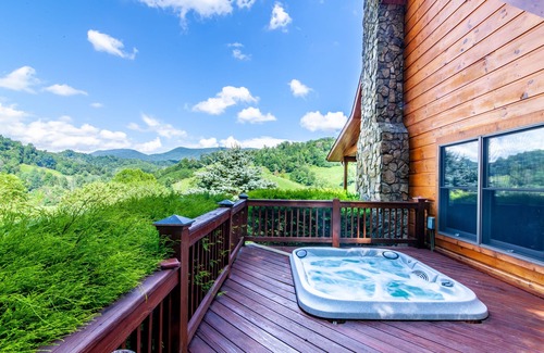 Vilas Cabin | Cozy Cabin with Pastoral Views