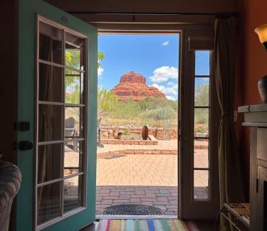 Oak Creek Bed & Breakfast | Cozy Cactus Inn