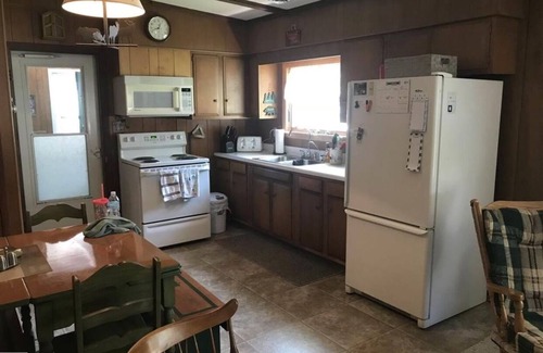 Cadillac House | Cozy Cadillac Waterfront House Close To Skiing And Downtown