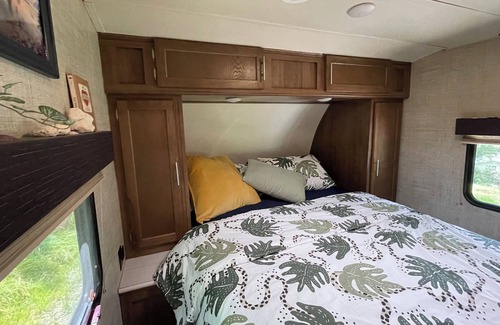 Hiawassee House | Cozy Camper Blue Ridge Mountains Mountain View 1.5 mi from Lake Chatuge!