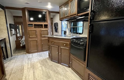 Park East House | Cozy Camper Delivered to You!