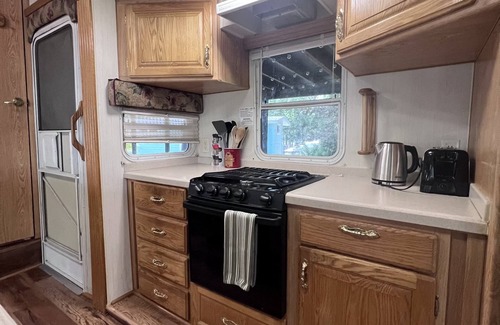 Salt Springs House | Cozy Camper retreat salt spring resortn