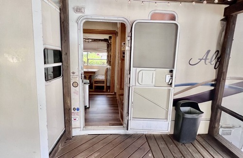 Salt Springs House | Cozy Camper retreat salt spring resortn