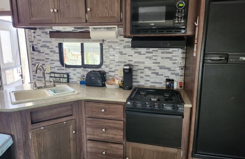 Watkins Glen RV Rental | Cozy camper w/private hot tub near the ❤️of Watkins Glen /The Lantern unit 3