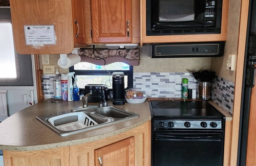 Watkins Glen House | Cozy camper with private hot tub near the ❤️ of Watkins Glen.The Sandpiper unit 2