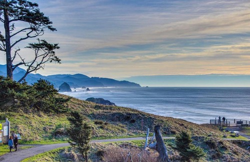 Tolovana Park House | Cozy Cannon Beach Cottage by the Sea
