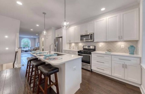 Highlandtown House | Cozy Canton Home with Rooftop Deck + Private Parking