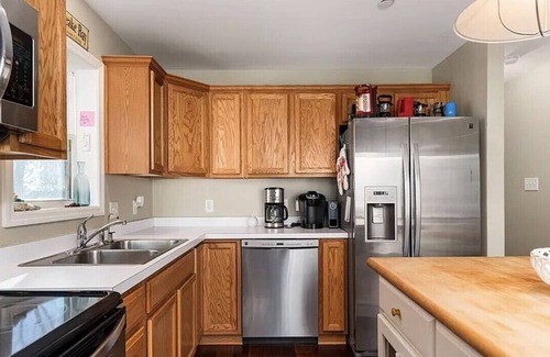 Rock Hall House | Cozy Cape Cod nestled in the heart of Rock Hall, sleeps 8 with pond view!