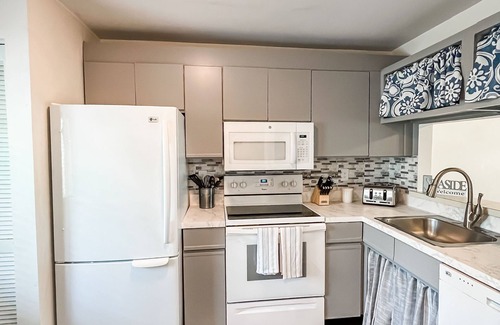 Brewster Condo | Cozy Cape Condo minutes from Brewster Beaches