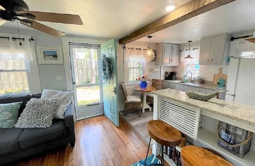 Dennis Port Cottage | Cozy cape retreat with huge yard and deck