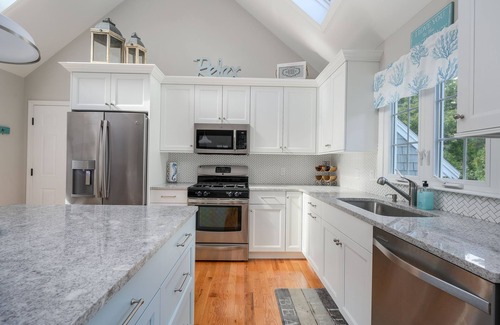Osterville House | Cozy Cape-style home in private neighborhood