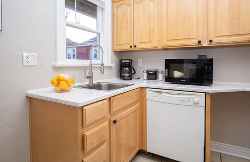 Greeley House | Cozy Carriage House, Walk to UNC, Free Bikes