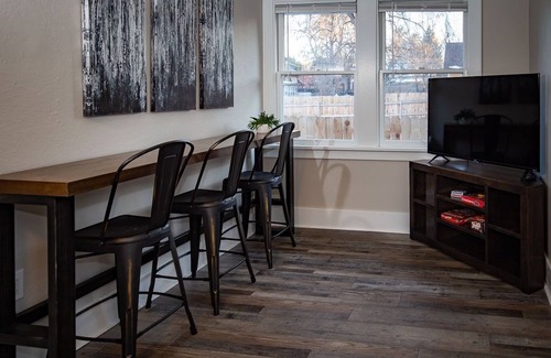 Greeley House | Cozy Carriage House, Walk to UNC, Free Bikes