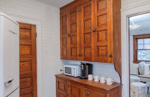 Cleveland House | Cozy Carriage House | 1BR Cleveland Heights Hideaway