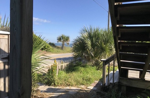 Flagler Beach Apartment | Cozy Casas de la Playa Bajos - Downstairs - with great view of the ocean!
