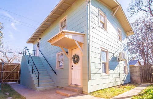 Tech Terrace Apartment | Cozy Casita - 1BR/1BA - Close to TTU