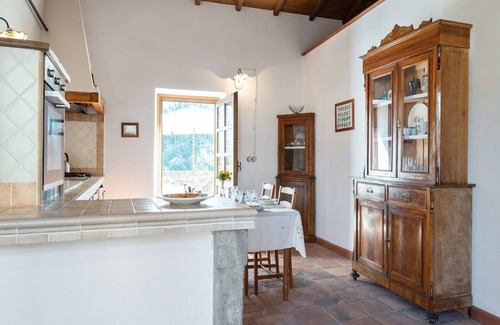 Argigliano Apartment | Cozy Casola Retreat with WiFi