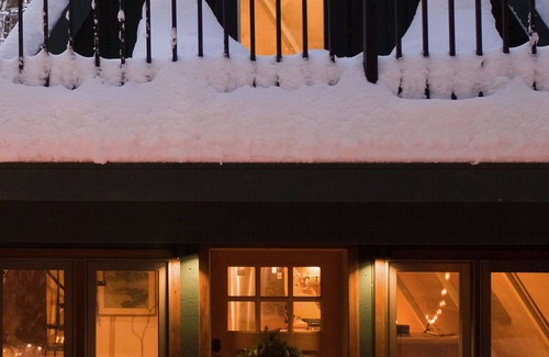 Pine Hill Cabin | Cozy Catskills A-Frame Cabin. 2 min. Away from Belleayre Ski Resort.