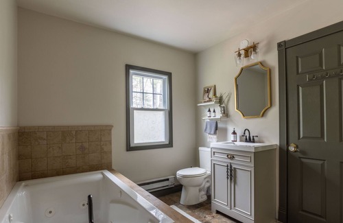 Barryville House | Cozy Catskills Farmhouse by Delaware River