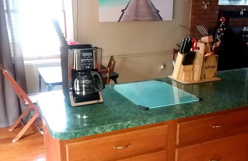 Calvert Beach-Long Beach House | Cozy Cedar Cottage-Autumn Beach Getaway