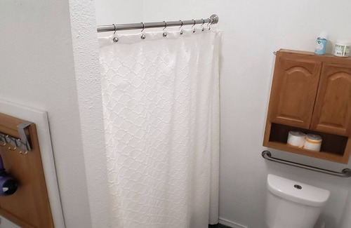 Enterprise Apartment | Cozy & Central 1 BD 1 BA - Heart of Enterprise