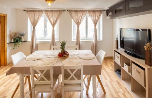 Memmingen Apartment | Cozy Central 3 Zimmer Apartment für bis zu 8 Gäste