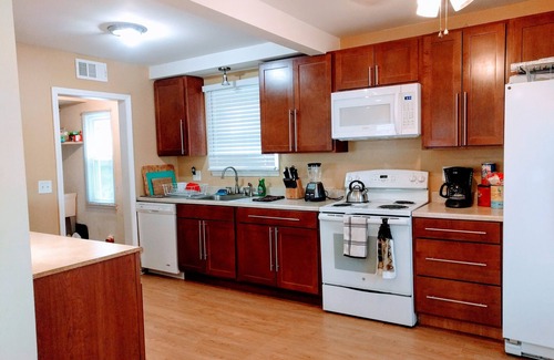 Oak Park House | Cozy Centrally Located Home!