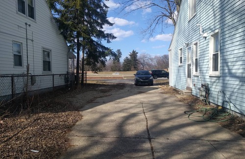 Oak Park House | Cozy Centrally Located Home!
