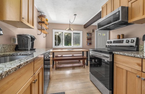 Stratton and Bromley Ski Areas House | Cozy Chalet 12 Min to Stratton, 7 Min to Bromley & 15 Min to Manchester