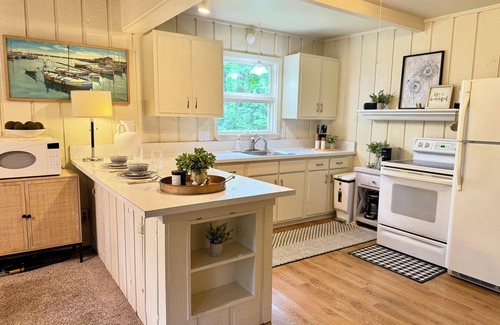 Harbor Springs Ski Chalet | Cozy Chalet Getaway Near The Highlands - Sleeps 8