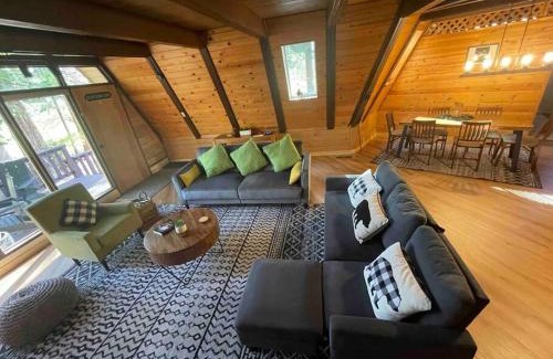 Glencoe Ski Chalet | Cozy Chalet - Hot Tub with Meadow Views - Family & Pets, Fire Pit & BBQ