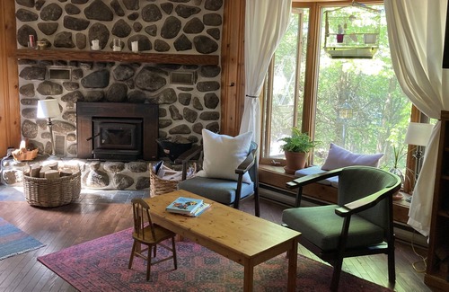 Val-des-Lacs Ski Chalet | Cozy Chalet in the Woods