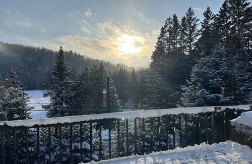 Saint-Faustin-Lac-Carre Ski Chalet | Cozy Chalet - near Mont Blanc and Tremblant (Pet friendly)