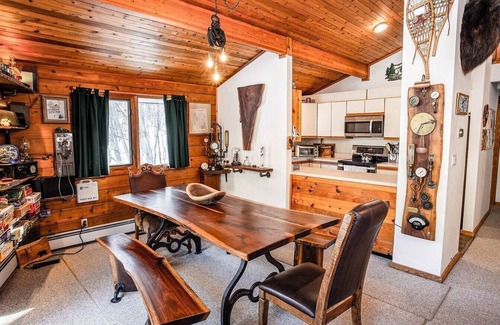 Plymouth Ski Chalet | Cozy Chalet Perfect for Ski and Summer Fun
