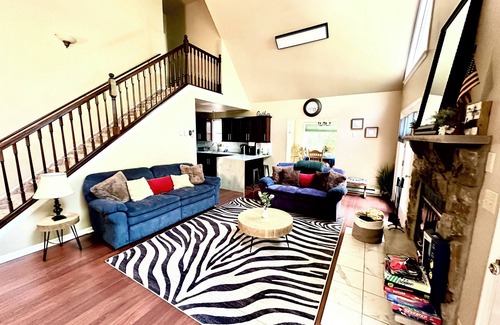 Rowland Ski Chalet | Cozy Chalet with Arcades, Pool Table, Fire pit, Lake, Pools & Ski Lifts