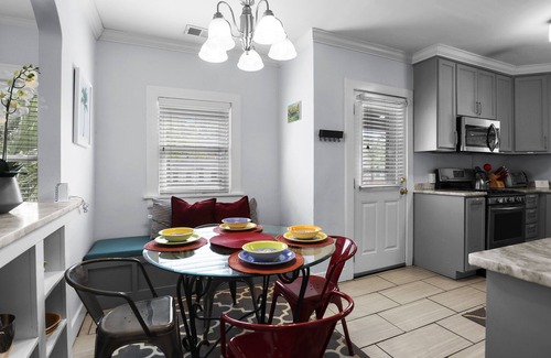 Charleston House | Cozy Charleston Getaway: King Bed, Wifi, Smart TVs, Game Room, Pet-Friendly!