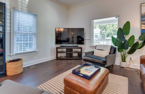 Third Ward House | Cozy Charlotte Retreat w/ Deck & Fire Pit!