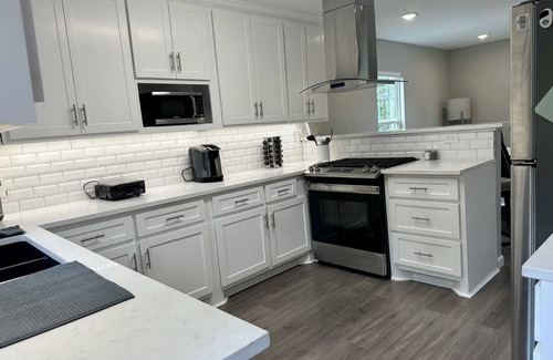 Oak Cliff House | Cozy, charming house. Just South of Bishop Arts and Winnetka Heights.