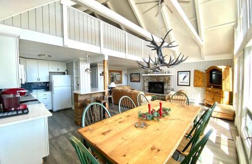 Beech Mountain Ski Chalet | Cozy Charming Ski Chalet Sleeps 11