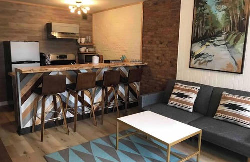Center City Apartment | Cozy chic 1 bedroom apartment!