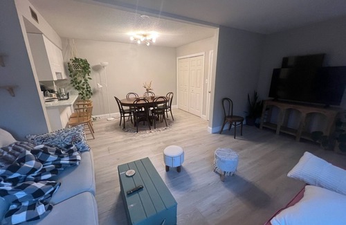Wade Hampton Condo | Cozy Chic Condo - perfect for digital nomads, travel nurses, interns
