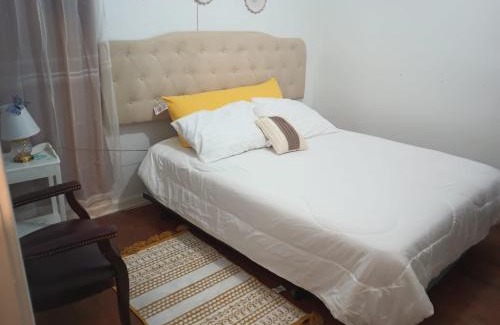Detroit House | Cozy- Chic room in a very quiet area