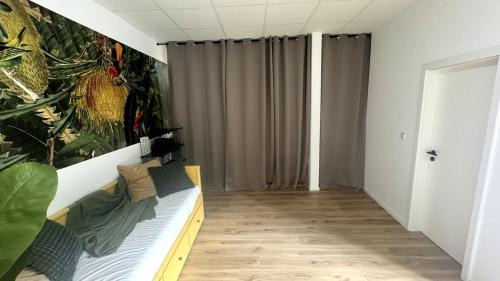 Oberdorla Apartment | COZY City Loft with Parking I WiFi I Netflix