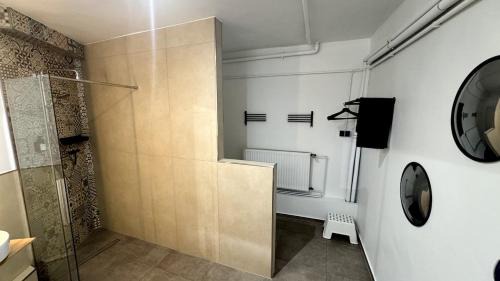 Oberdorla Apartment | COZY City Loft with Parking I WiFi I Netflix