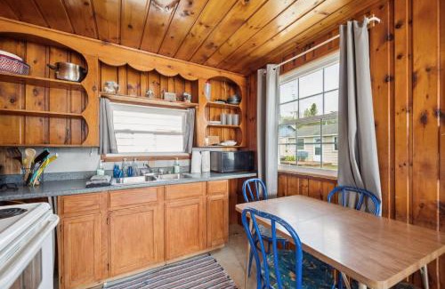 Oscoda House | Cozy Classic Close to Beach