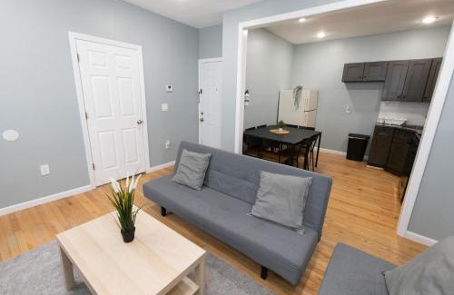 Greenville Apartment | Cozy & Classy 3-Bed to mins NYC