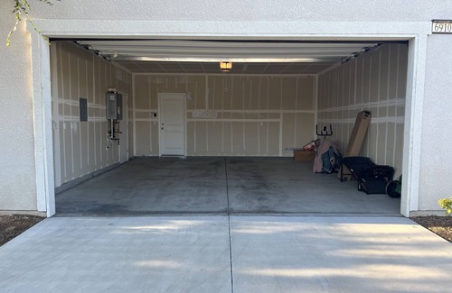 Raisin House | Cozy Clean 3 Bedroom 2 Bath Home